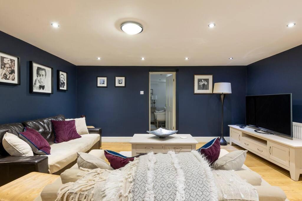2 Double Bedroom Large Modern Self Contained Apartment Free Parking Кэмберлей Экстерьер фото